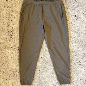 lululemon men’s Rover pant. XL